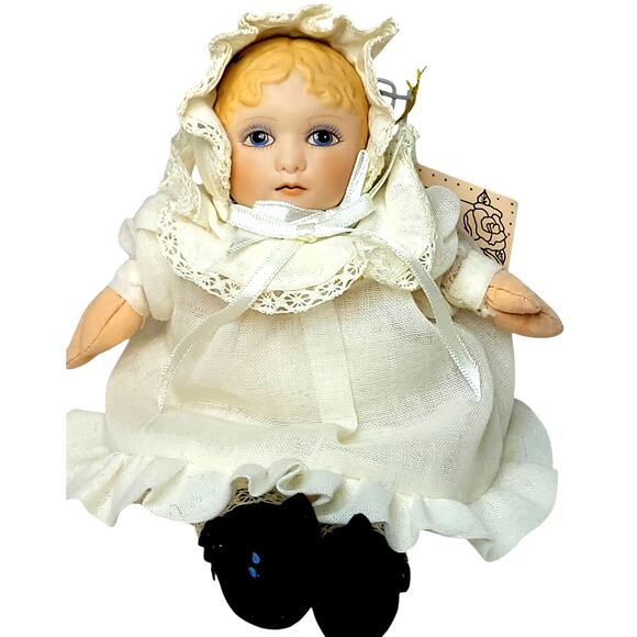 Rare SIGNED 1988 Vintage Victorian-styled "Dolly" By Jan Hagara - Picture 2 of 9